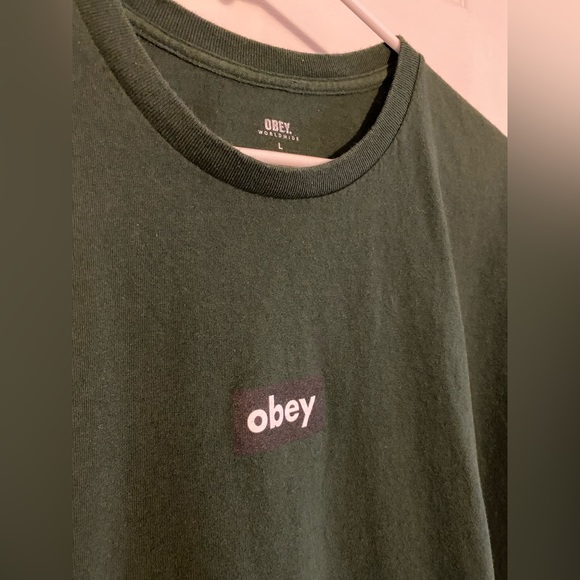 Obey Men's T-Shirt - Picture 2 of 4